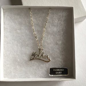 “Mom” Necklace - Perfect for Mothers Day